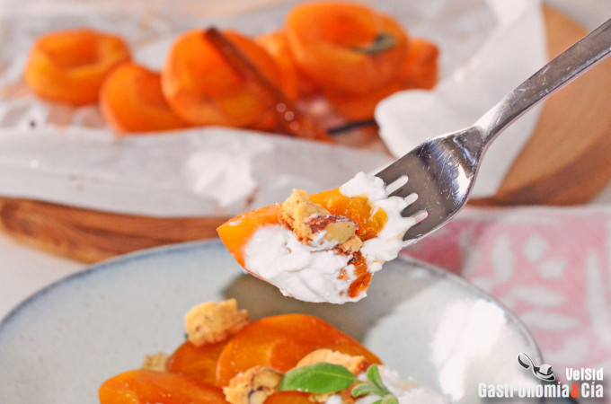 Abricots en papillote à l'arôme de sauge, yaourt et 