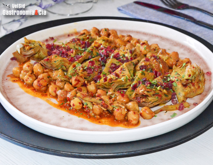 Artichokes with chickpeas and cecina