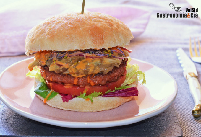 Hamburguesa Beyond Burger (vegana) con berenjena ahumad