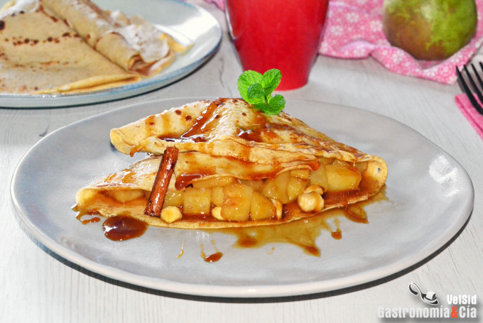Crepes with pears and tangerine juice