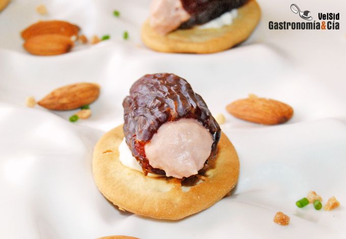 Dattes farcies à la crème de foie gras et cèpes