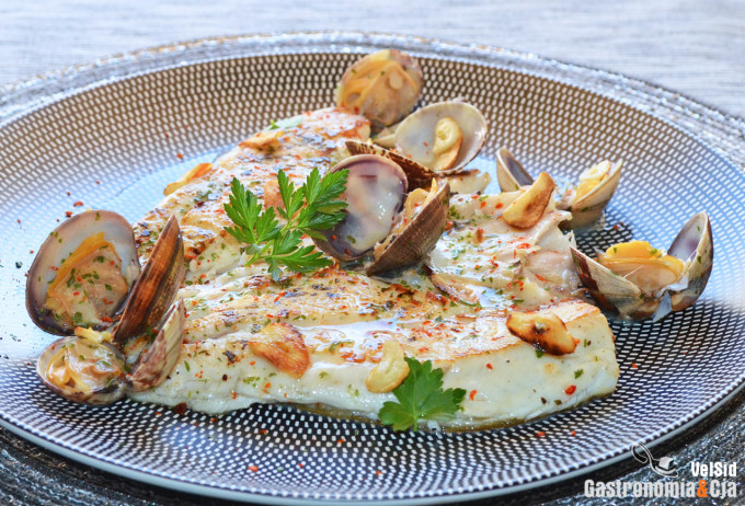 Grilled sea bream with clams