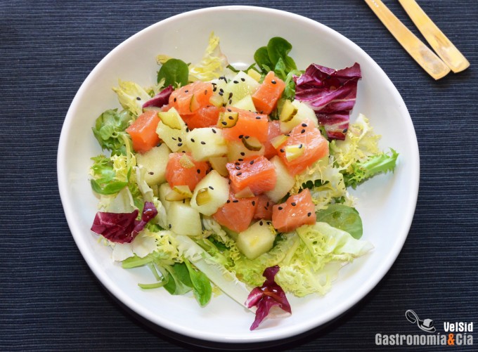 Salade de saumon mariné, melon et moutarde