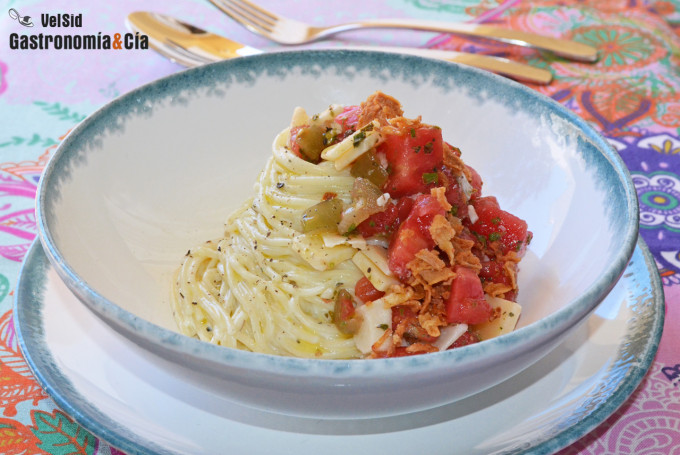 Spaghetti crémeux à la tomate et aux jalapeños