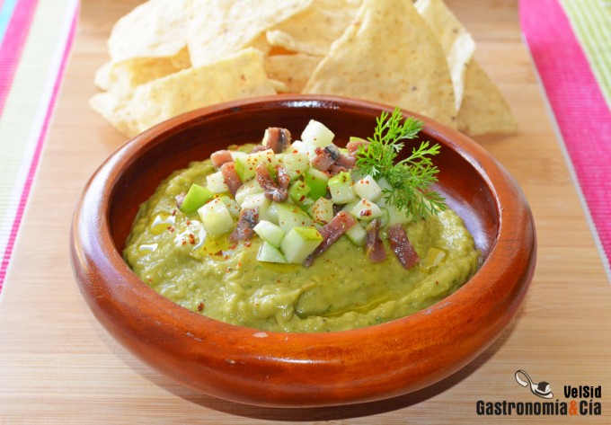 Guacamole with green apple and anchovies