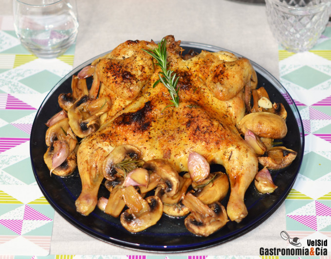 Pollo mariposa al horno, con champiñones y especias bah