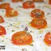 Focaccia de tomatitos, orégano y ajo