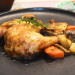 Pollo al horno con sus verduras asadas