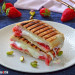 Sandwich aux fraises et au fromage grillé
