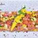  Tartar de salmón con jalapeño, manzana y maíz
