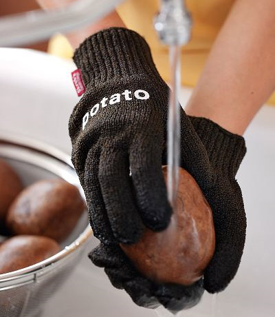 Limpiar la piel de las patatas