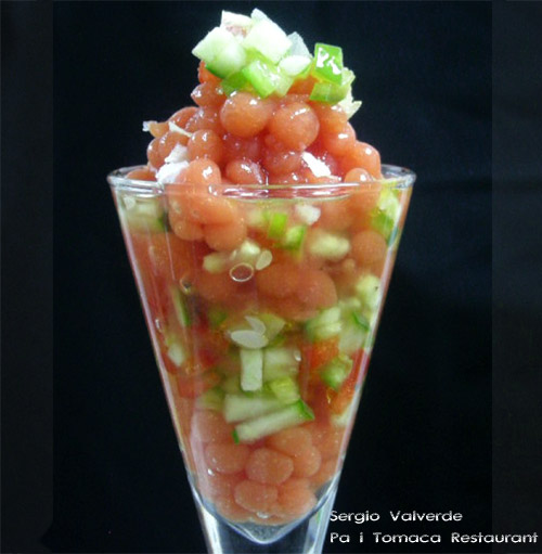 Falso cuscús de gazpacho andaluz con perlas de tomate texturizado