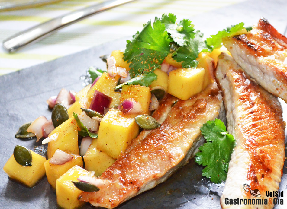 Secreto de cerdo con ensalada de mango | Gastronomía & Cía