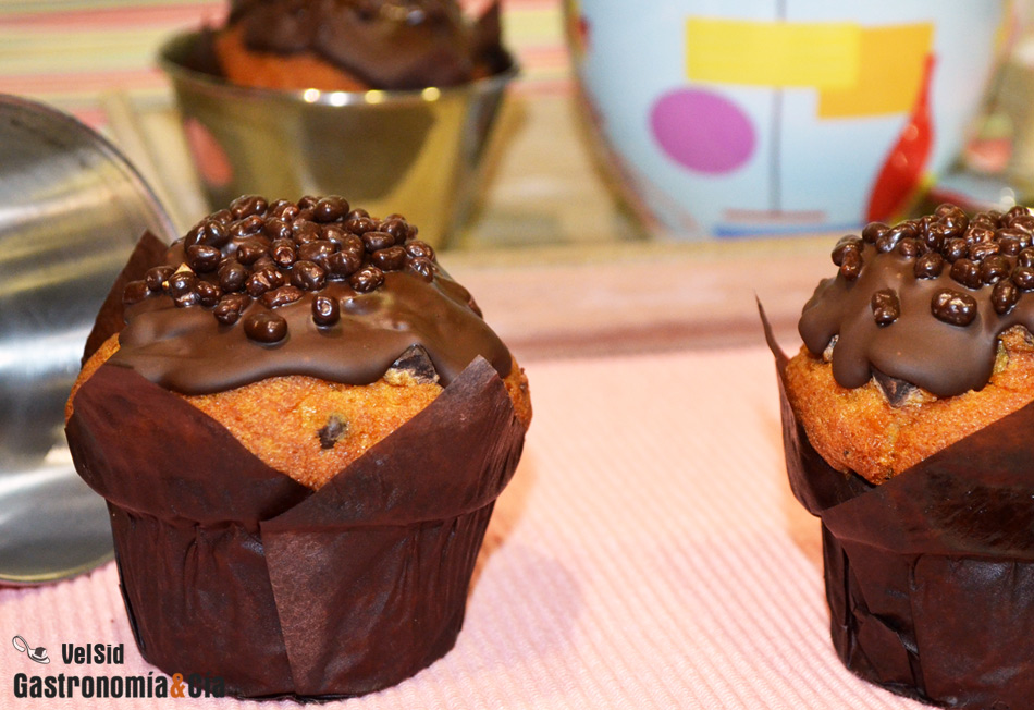 Seguro proteccion Piquete Muffins con pepitas y cobertura de chocolate | Gastronomía & Cía