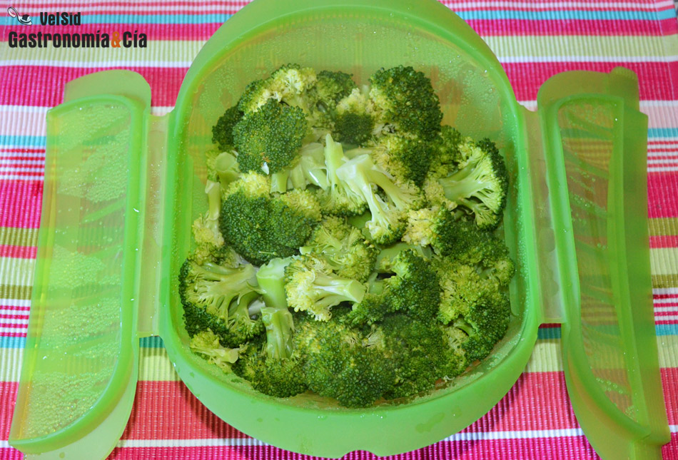 A merced de Tentáculo calificación Cómo hacer brócoli al vapor en el microondas | Gastronomía & Cía