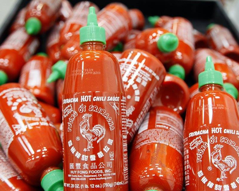 ¿Qué mierda estás comiendo gordo? Sriracha