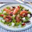 Receta de ensalada de verano con brevas, queso y salmón
