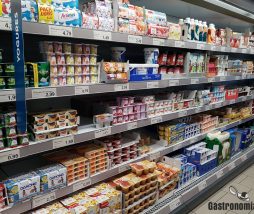 Se tiran millones de productos lácteos en Europa