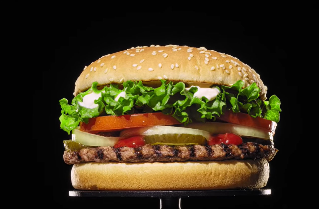 Campaña de Burger King que muestra la rapidez con la que se degrada la hamburguesa  Whopper | Gastronomía & Cía