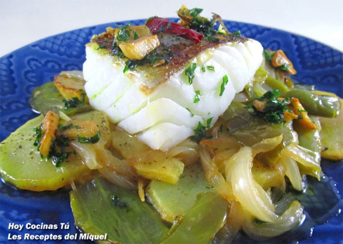 tienda kiwi cuenta Hoy Cocinas Tú: Bacalao al horno con patatas, pimientos verdes y refrito de  ajos | Gastronomía & Cía